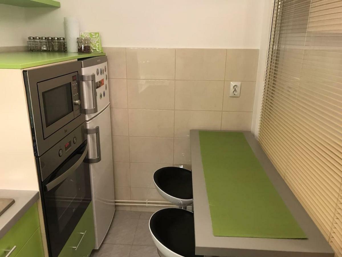 Idefix Apartment คลูจ-นาโปกา ภายนอก รูปภาพ